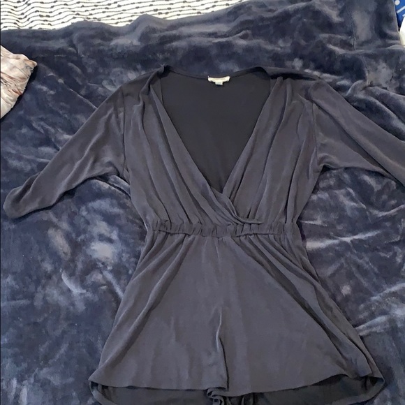 Urban outfitters silence + noise navy romper - XS - Picture 1 of 3
